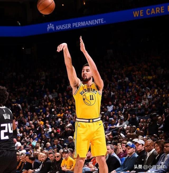  库里单场命中十记三分刷新纪录  