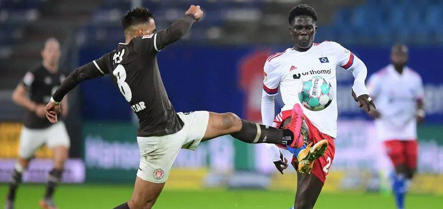  梅斯青年军敢打敢拼，主场逼平联赛领头羊